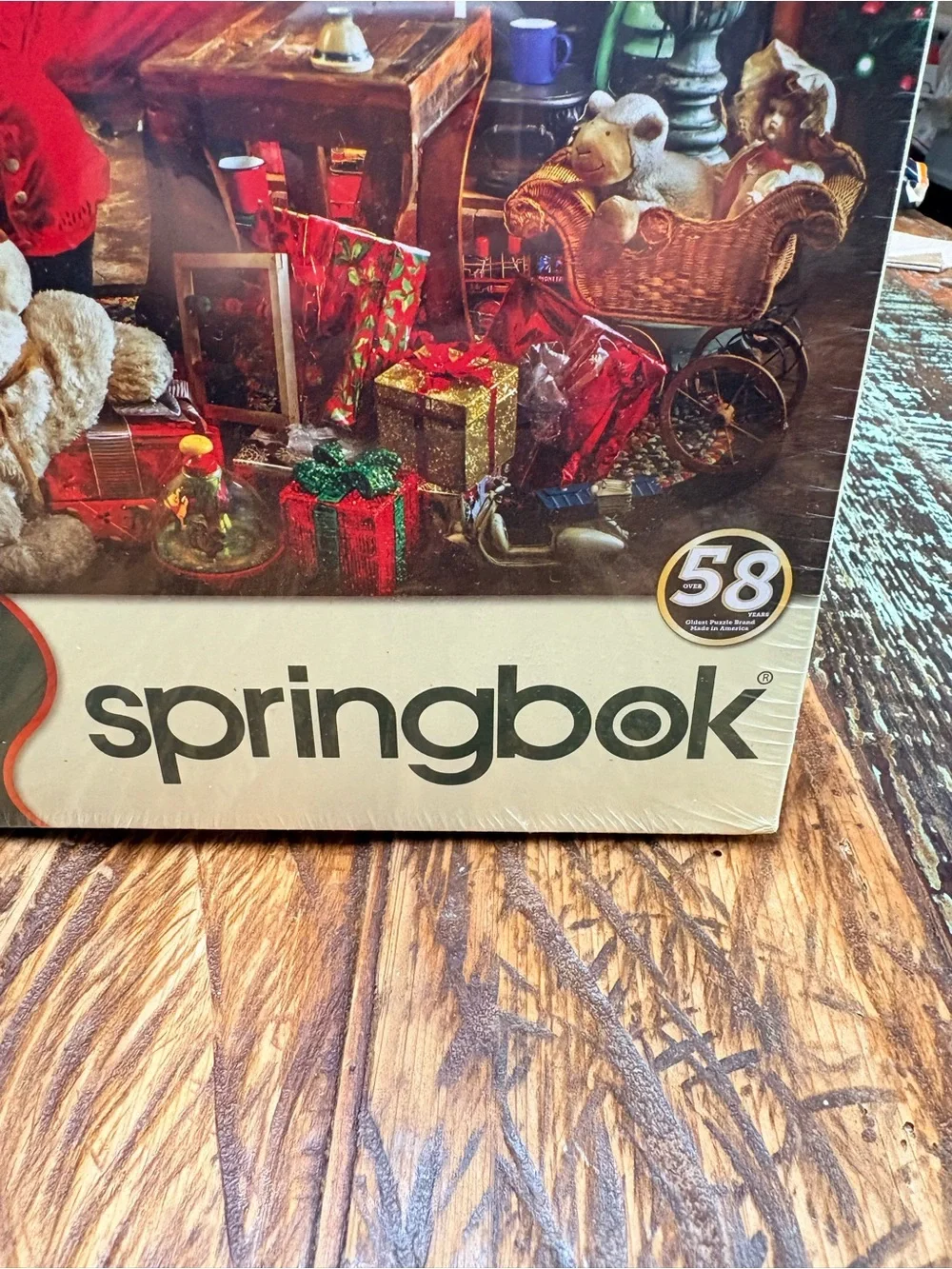Springbok 500-Piece Santa’s Workshop Jigsaw Puzzle Green & Reds 18”X23.5”
